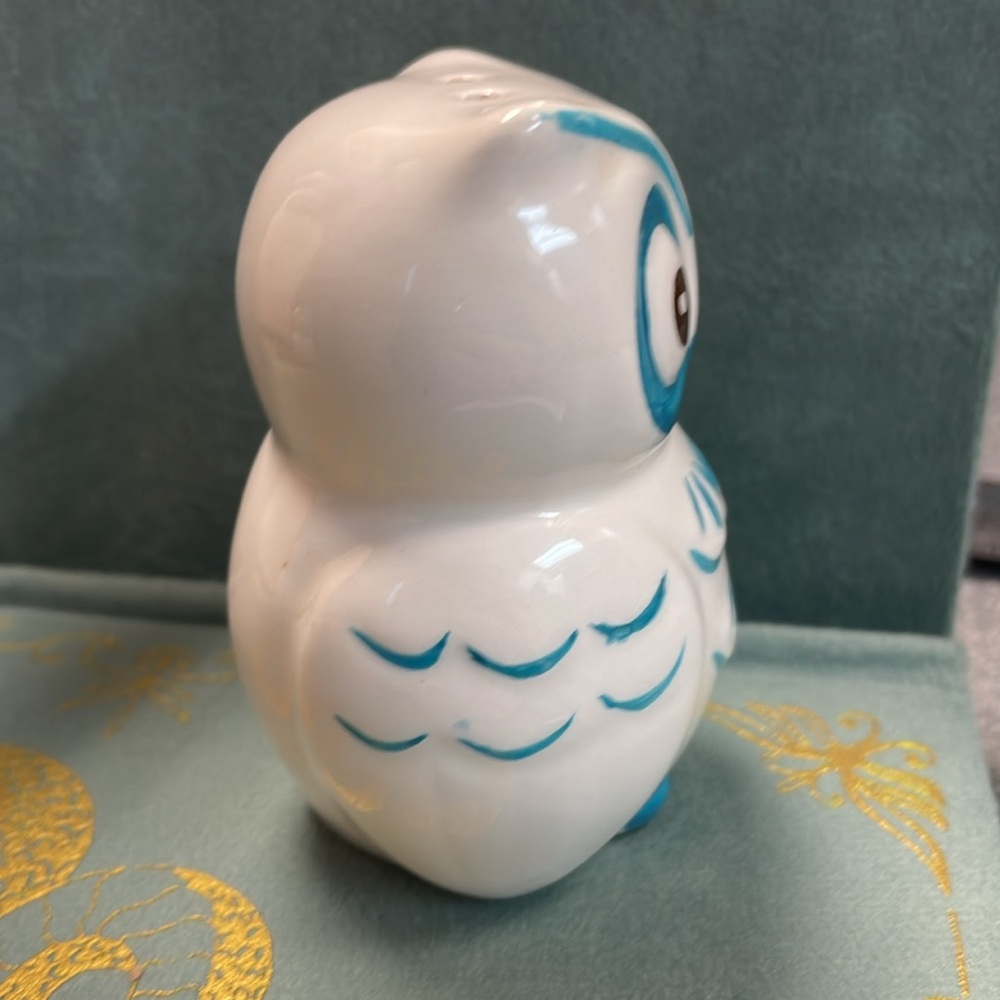 VINTAGE OWL SALT PEPPER SHAKERS TEAL & WHITE - Picture 5 of 7
